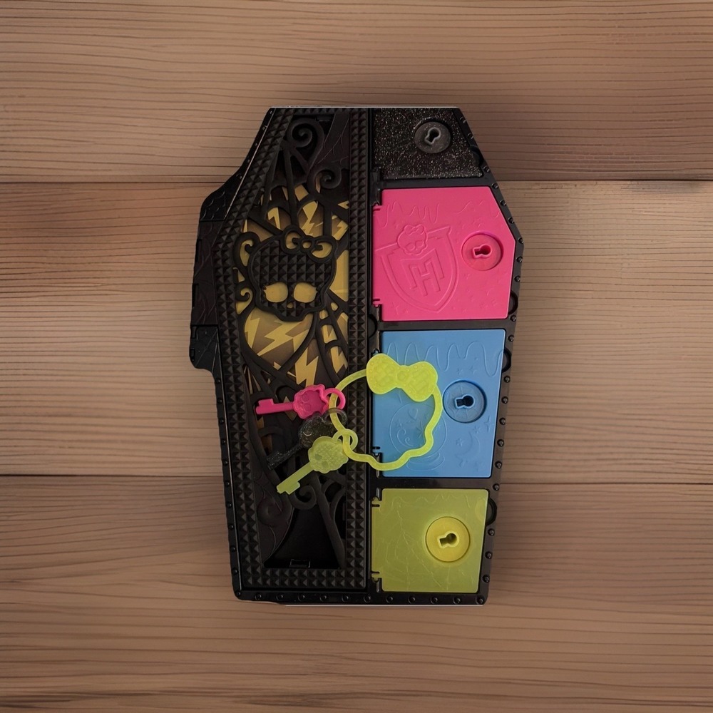 Monster High G3 Skulltimate Secrets: Neon Frights Frankie Locker Only & 3 Keys
